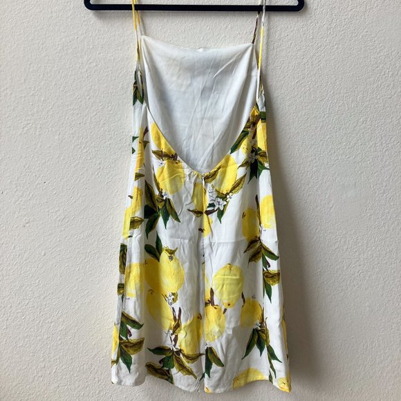 Backless Dress - Picture 5 of 7